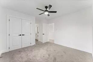 8205 Carver Rd, Houston, TX 77088 - Photo 17