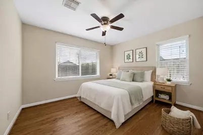 1607 Willowby Drive, Houston, TX 77008 - Photo 13