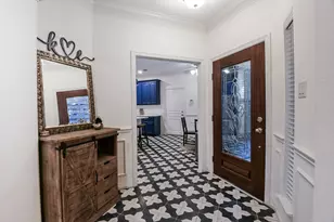 1111 W 26th St, Houston, TX 77008 - Photo 3