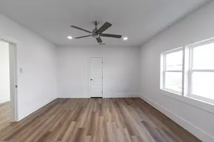 3124 Ave R 1/2, Galveston, TX 77550 - Photo 31