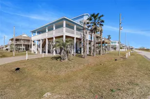 1325 Emerald Dr, Crystal Beach, TX 77650 - Photo 43