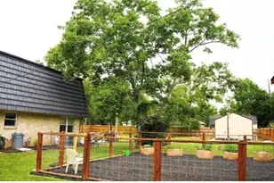215 County Rd 193, Alvin, TX 77511 - Photo 31