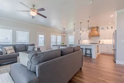 11642 Sea Butterfly, Galveston, TX 77554 - Photo 9