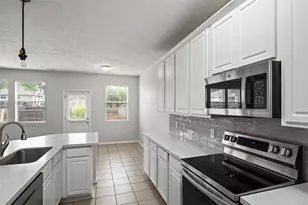 235 W Stedhill Loop, The Woodlands, TX 77384 - Photo 7