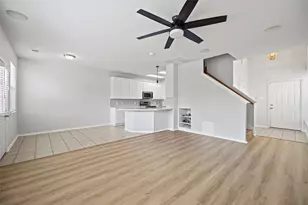 235 W Stedhill Loop, The Woodlands, TX 77384 - Photo 3