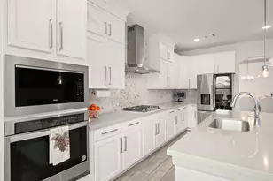 2225 Bellano Bay Dr, La Marque, TX 77568 - Photo 11