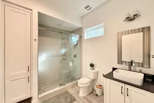 707 W Clay St, Houston, TX 77019 - Photo 5