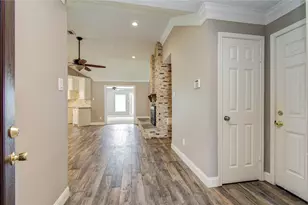 2010 Wildwood Dr, Deer Park, TX 77536 - Photo 5