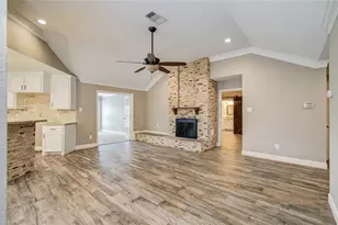 2010 Wildwood Dr, Deer Park, TX 77536 - Photo 7