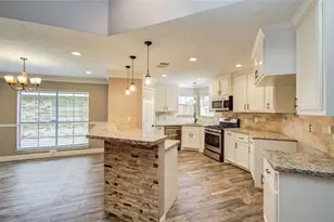 2010 Wildwood Dr, Deer Park, TX 77536 - Photo 13