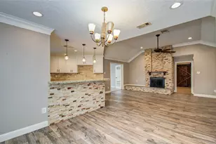 2010 Wildwood Dr, Deer Park, TX 77536 - Photo 11