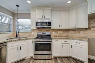 2010 Wildwood Dr, Deer Park, TX 77536 - Photo 17