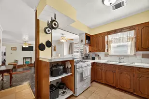 4802 Mistletoe Rd, Pasadena, TX 77505 - Photo 19