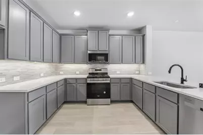 8046 Scanlan Trace, Missouri City, TX 77459 - Photo 3