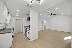 16006 La Avenida Dr, Houston, TX 77062 - Photo 11