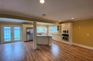 911 Hawthorne Rd, Clear Lake Shores, TX 77565 - Photo 9