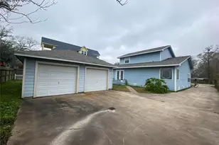 911 Hawthorne Rd, Clear Lake Shores, TX 77565 - Photo 3