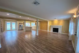 911 Hawthorne Rd, Clear Lake Shores, TX 77565 - Photo 5