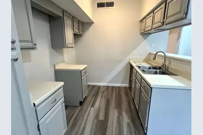 10855 Meadowglen Lane #903, Houston, TX 77042 - Photo 3