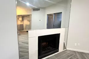 10855 Meadowglen Ln, Houston, TX 77042 - Photo 5