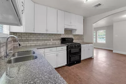 8925 Nyssa Street, Houston, TX 77078 - Photo 9