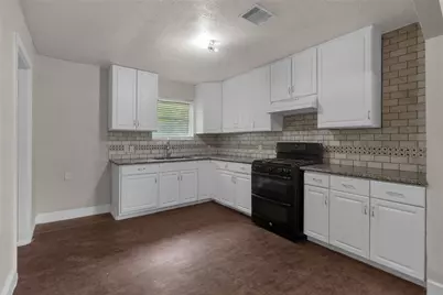 8925 Nyssa Street, Houston, TX 77078 - Photo 11