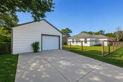 7546 Greendowns Street, Houston, TX 77087 - Photo 11