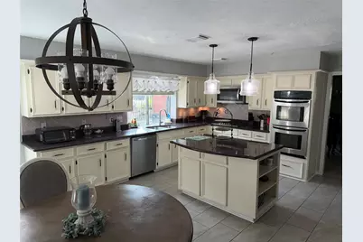 2128 Wimbleton Court, Pearland, TX 77581 - Photo 9