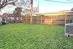 7547 Magnolia St, Houston, TX 77023 - Photo 17