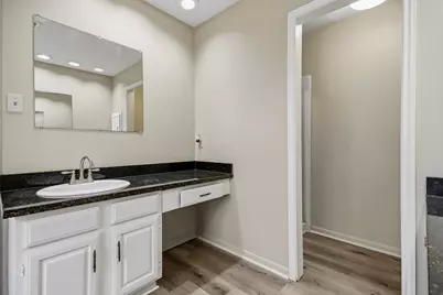 8807 Lakeside Forest Drive, Houston, TX 77088 - Photo 13
