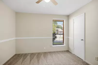8807 Lakeside Forest Drive, Houston, TX 77088 - Photo 15