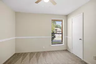 8807 Lakeside Forest Dr, Houston, TX 77088 - Photo 15