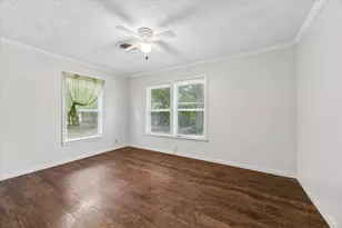 421 Dwire Dr, La Porte, TX 77571 - Photo 5