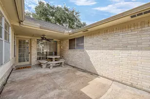 8706 Tavistock Dr, Houston, TX 77031 - Photo 31