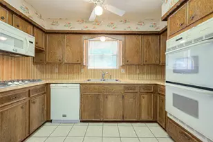 8706 Tavistock Dr, Houston, TX 77031 - Photo 11