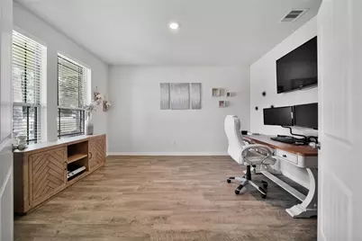16102 Hidalgo Street, Conroe, TX 77303 - Photo 5