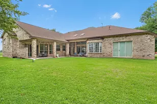 530 Chisolm Trail, Wallis, TX 77485 - Photo 3