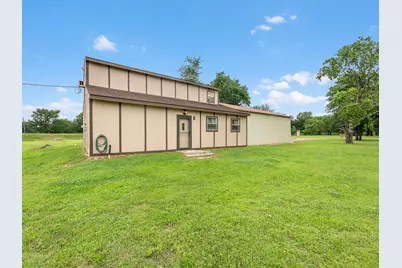 530 Chisolm Trail, Wallis, TX 77485 - Photo 35