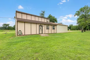 530 Chisolm Trail, Wallis, TX 77485 - Photo 35