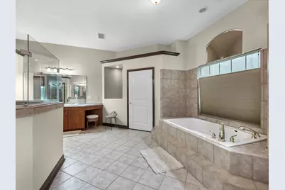 530 Chisolm Trail, Wallis, TX 77485 - Photo 17