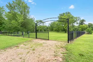 530 Chisolm Trail, Wallis, TX 77485 - Photo 45