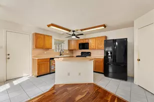 16438 Camino Del Sol Dr, Houston, TX 77083 - Photo 9