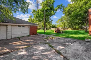 7333 Cayton St, Houston, TX 77061 - Photo 41