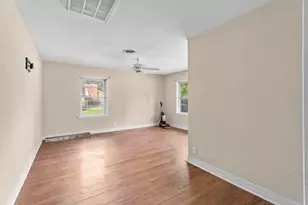 7333 Cayton St, Houston, TX 77061 - Photo 7