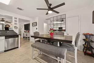 9902 Victoria Point Ln, Houston, TX 77075 - Photo 9