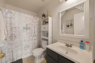 9902 Victoria Point Ln, Houston, TX 77075 - Photo 17