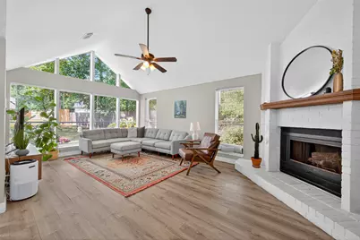 56 N Morningwood Court, The Woodlands, TX 77380 - Photo 5