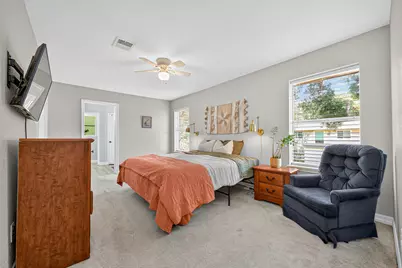 56 N Morningwood Court, The Woodlands, TX 77380 - Photo 17