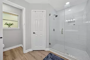 56 N Morningwood Ct, The Woodlands, TX 77380 - Photo 19