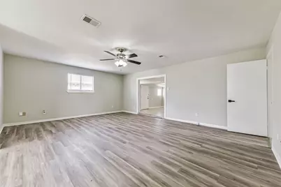 521 29th Avenue N, Texas City, TX 77590 - Photo 5